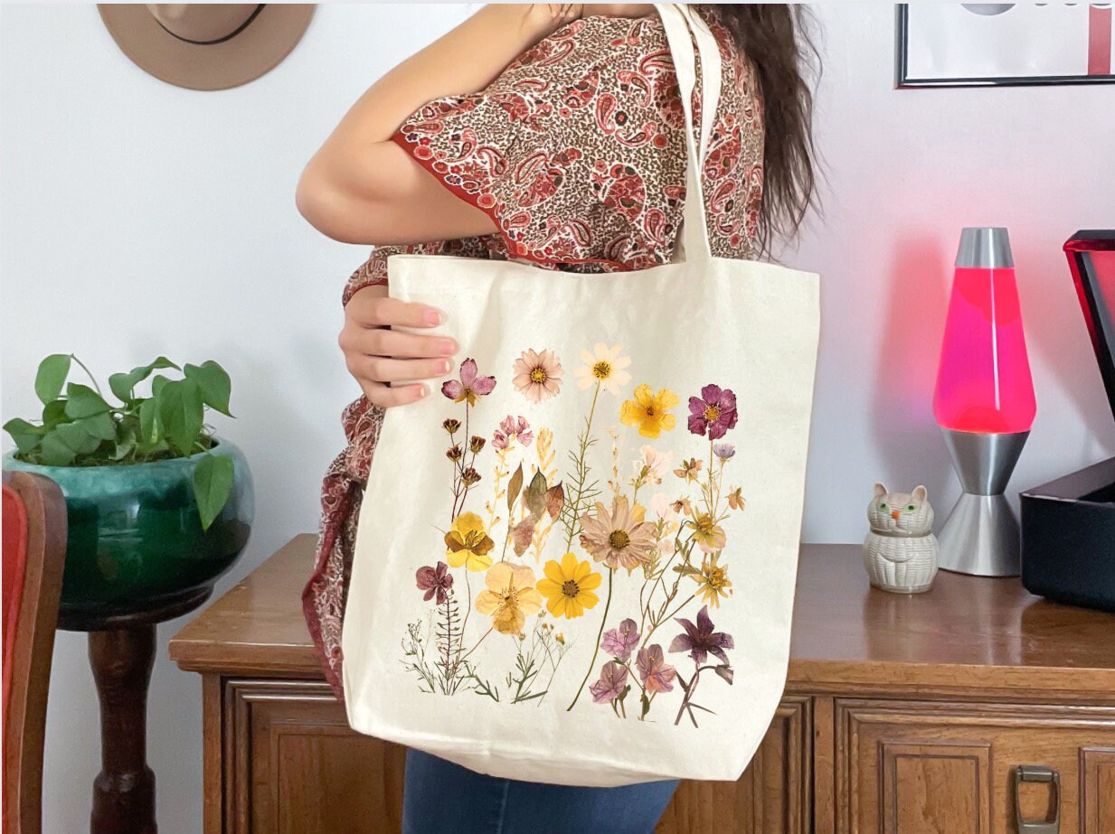 Wildflowers Graphic Canvas Tote for Women, Floral Bag, Boho Wildflowers Cottagecore Shirt,Vintage Botanical sack